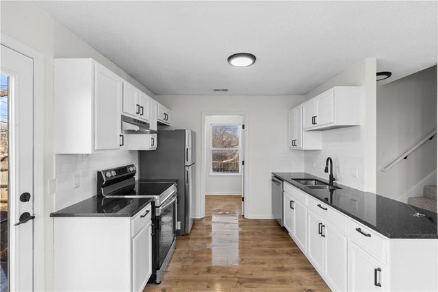 1116 E 77th Terrace, Kansas City, MO 64131