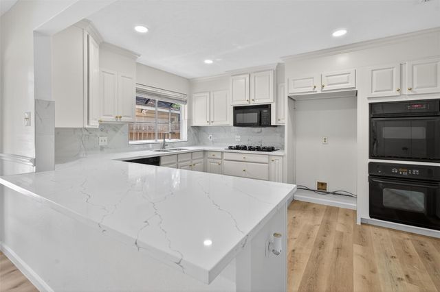 3810 Glenwood Springs Dr, Kingwood, TX 77345