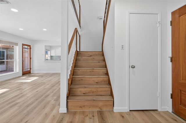 3810 Glenwood Springs Dr, Kingwood, TX 77345