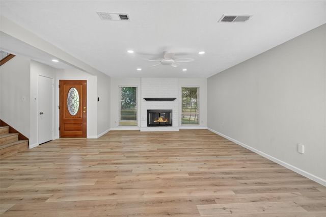 3810 Glenwood Springs Dr, Kingwood, TX 77345