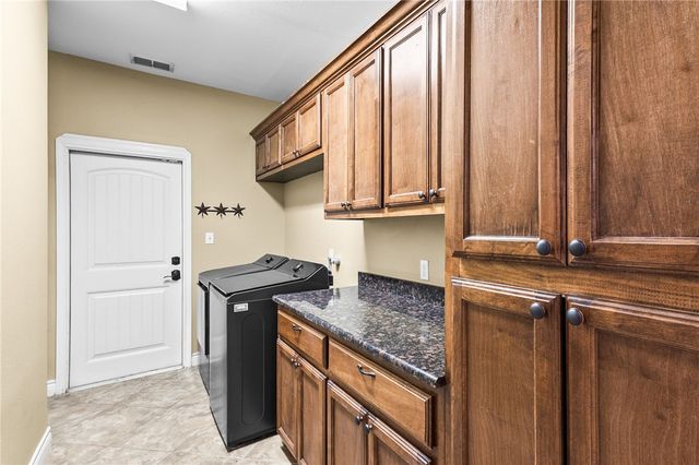 5809 Montserrat Dr, Corpus Christi, TX 78414
