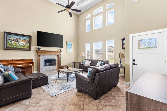 5809 Montserrat Dr, Corpus Christi, TX 78414