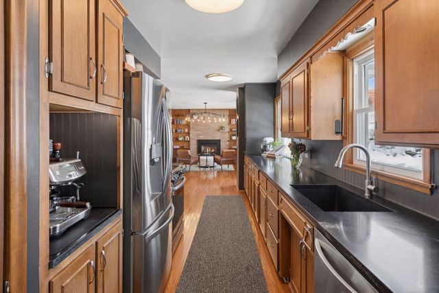 2320 Valders Avenue N, Golden Valley, MN 55427