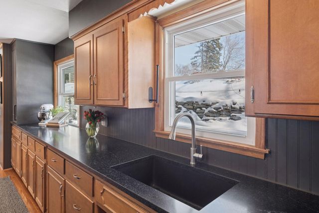 2320 Valders Avenue N, Golden Valley, MN 55427