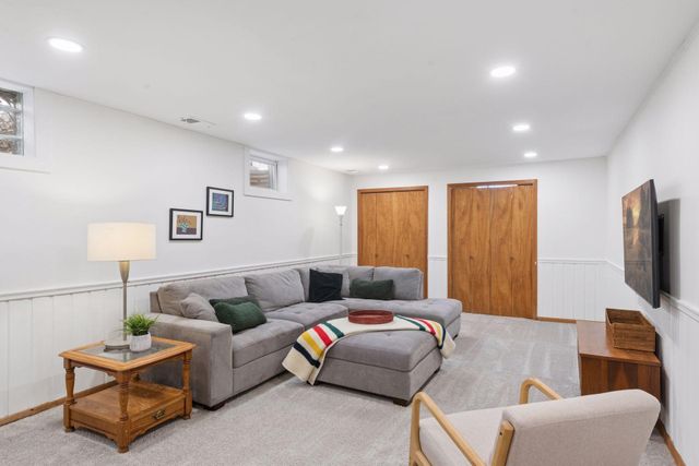 2320 Valders Avenue N, Golden Valley, MN 55427