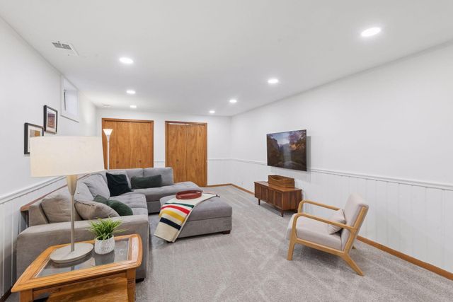 2320 Valders Avenue N, Golden Valley, MN 55427