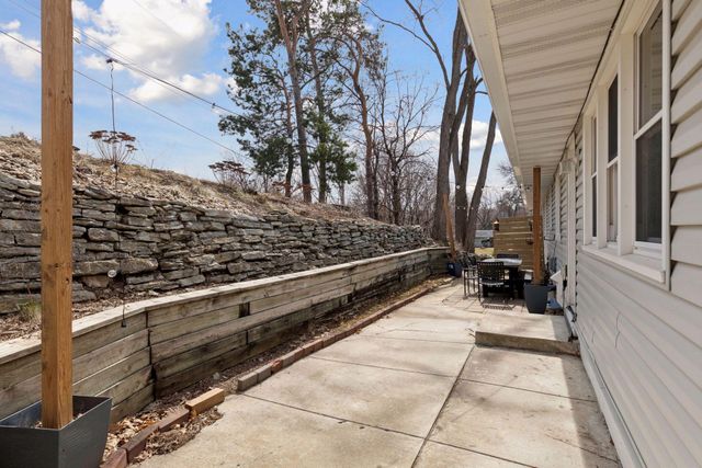 2320 Valders Avenue N, Golden Valley, MN 55427