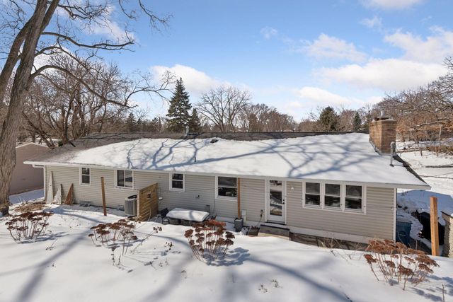 2320 Valders Avenue N, Golden Valley, MN 55427