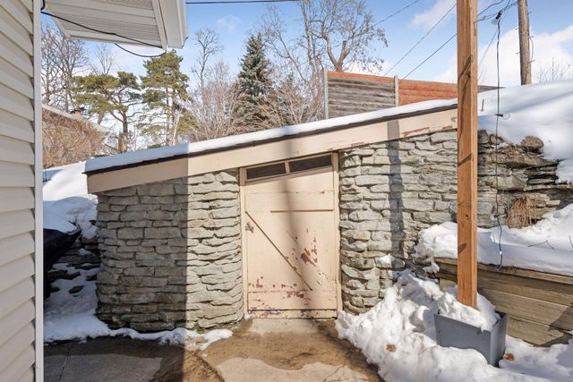 2320 Valders Avenue N, Golden Valley, MN 55427