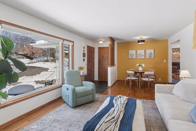 2320 Valders Avenue N, Golden Valley, MN 55427