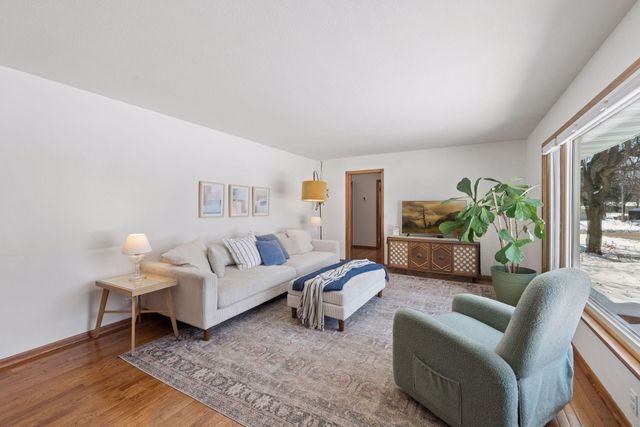 2320 Valders Avenue N, Golden Valley, MN 55427