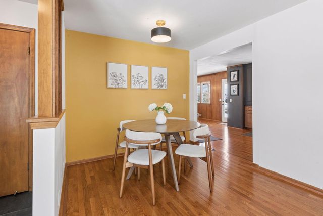 2320 Valders Avenue N, Golden Valley, MN 55427