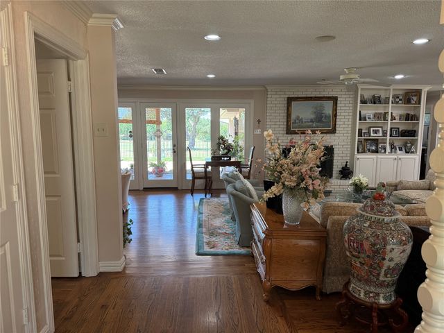 14635 Tanglewood Drive, Farmers Branch, TX 75234