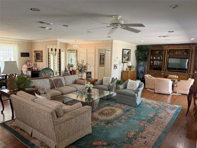 14635 Tanglewood Drive, Farmers Branch, TX 75234