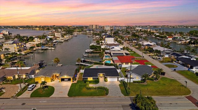 121 79TH STREET S, St Petersburg, FL 33707