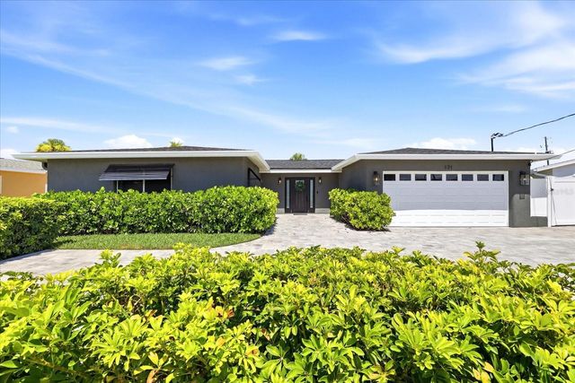 121 79TH STREET S, St Petersburg, FL 33707