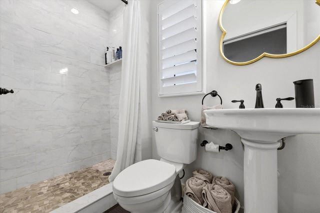 121 79TH STREET S, St Petersburg, FL 33707