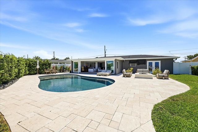 121 79TH STREET S, St Petersburg, FL 33707
