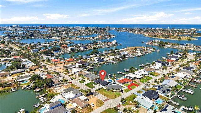 121 79TH STREET S, St Petersburg, FL 33707