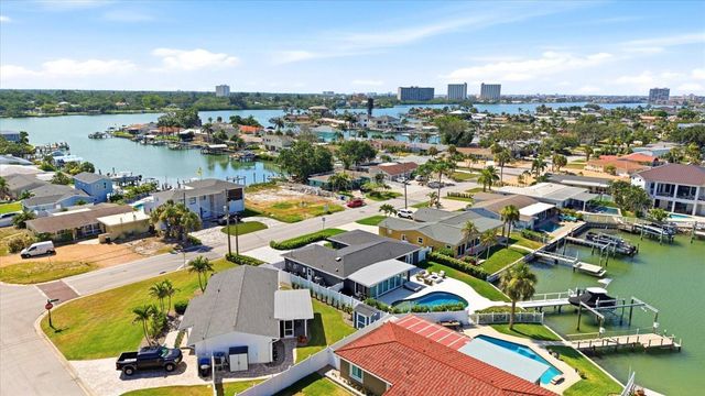 121 79TH STREET S, St Petersburg, FL 33707