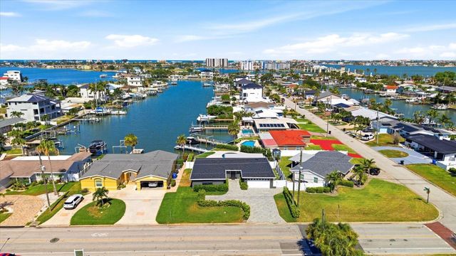 121 79TH STREET S, St Petersburg, FL 33707