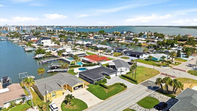 121 79TH STREET S, St Petersburg, FL 33707