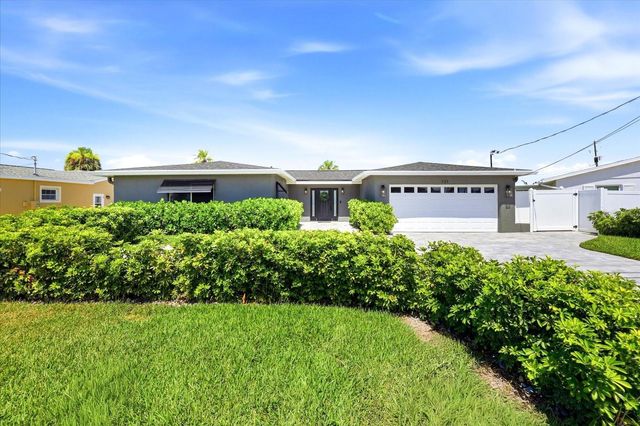 121 79TH STREET S, St Petersburg, FL 33707