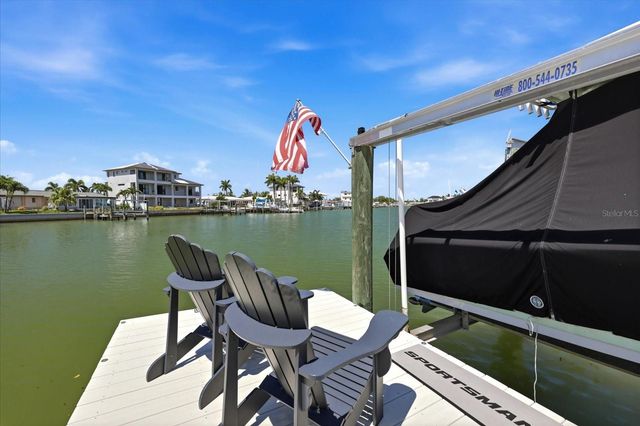 121 79TH STREET S, St Petersburg, FL 33707