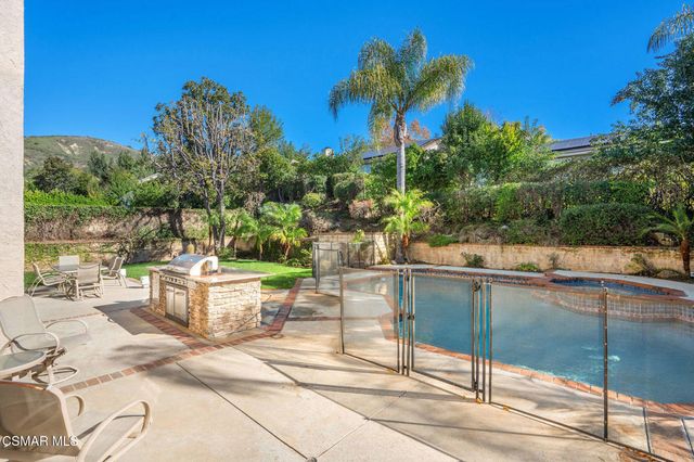 5750 Hempstead Drive, Agoura Hills, CA 91301