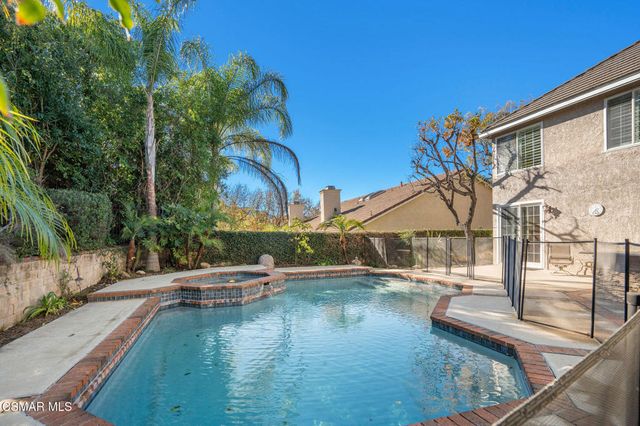 5750 Hempstead Drive, Agoura Hills, CA 91301