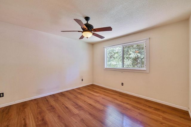 6160 Bucktail Ln, Pollock Pines, CA 95726