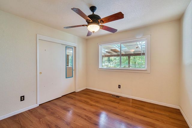 6160 Bucktail Ln, Pollock Pines, CA 95726