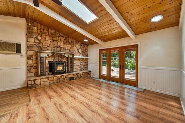 6160 Bucktail Ln, Pollock Pines, CA 95726
