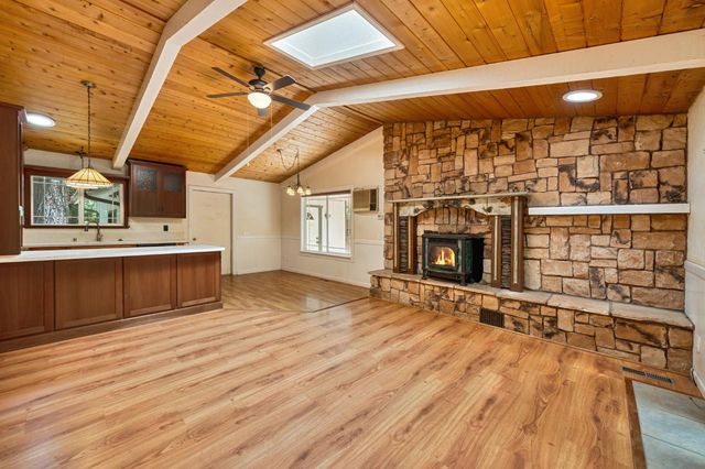 6160 Bucktail Ln, Pollock Pines, CA 95726