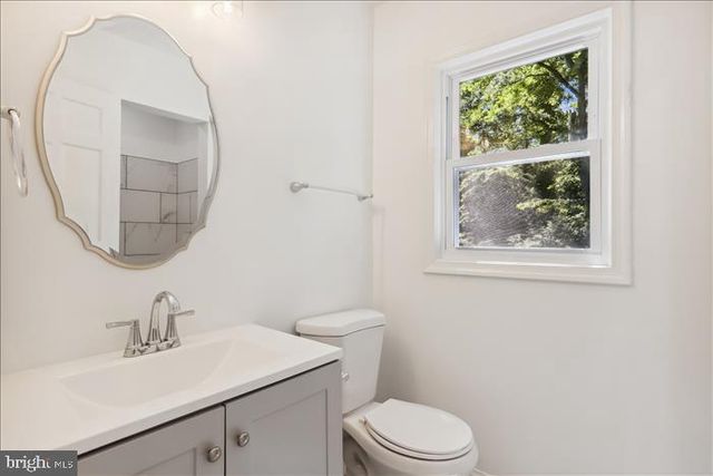 3923 COMMANDER DR, Hyattsville, MD 20782