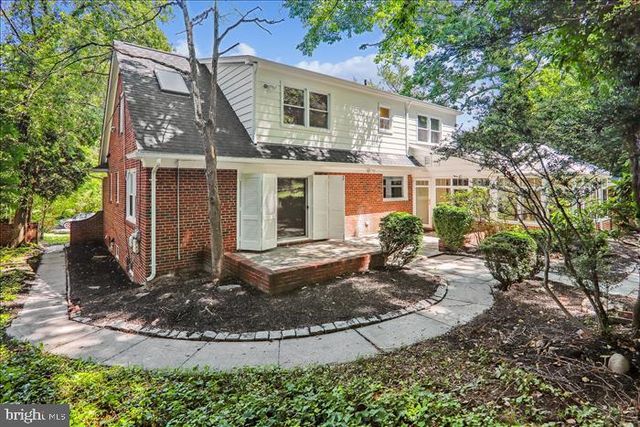 3923 COMMANDER DR, Hyattsville, MD 20782