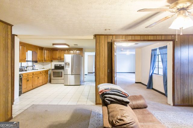 2109 NEAL, Waycross, GA 31503