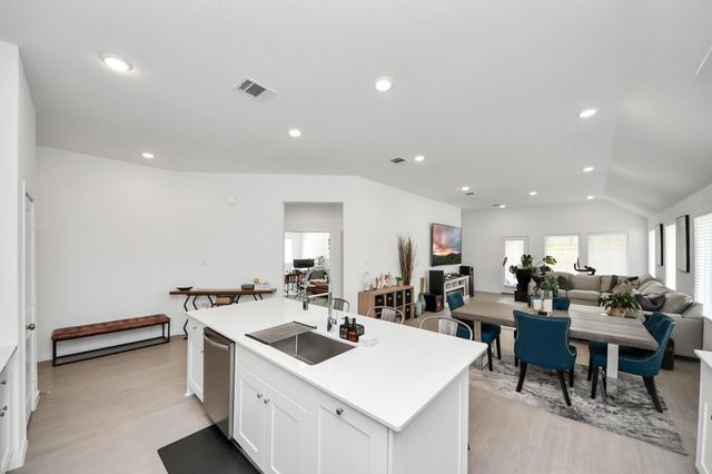 8018 Tempest Stone Drive, Rosharon, TX 77583