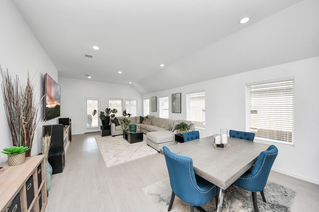 8018 Tempest Stone Drive, Rosharon, TX 77583