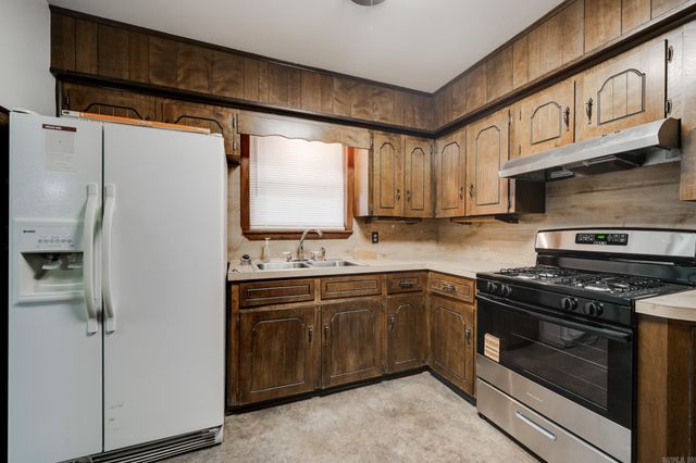 1413 Graham Rd, Jacksonville, AR 72076