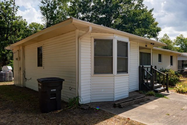 1413 Graham Rd, Jacksonville, AR 72076