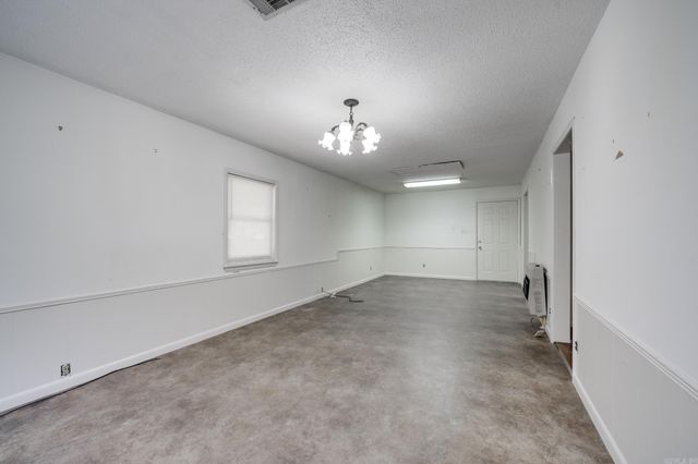 1413 Graham Rd, Jacksonville, AR 72076