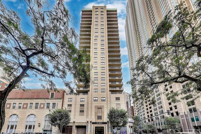 635 N Dearborn Street 2104, Chicago, IL 60654