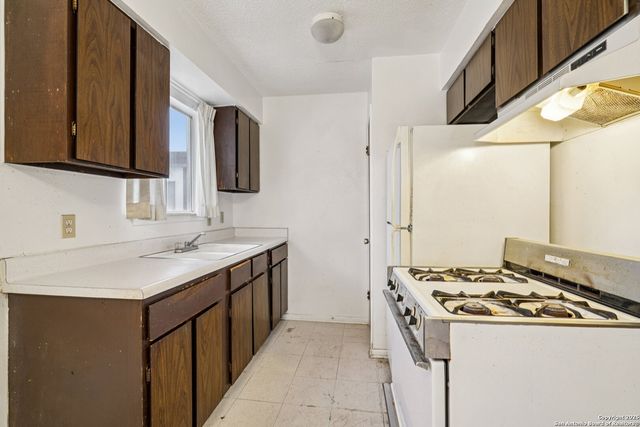 3818 Sherril Brook, San Antonio, TX 78228