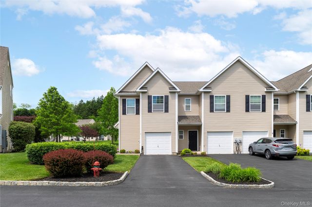 1 Halley Court, Poughkeepsie, NY 12601