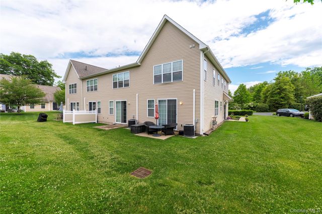 1 Halley Court, Poughkeepsie, NY 12601