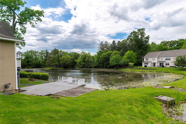 1 Halley Court, Poughkeepsie, NY 12601