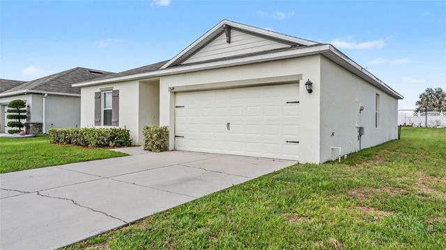 524 BURNHAM CIRCLE, Auburndale, FL 33823