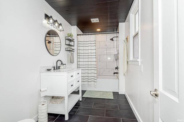 332 N Line Street, Columbia City, IN 46725