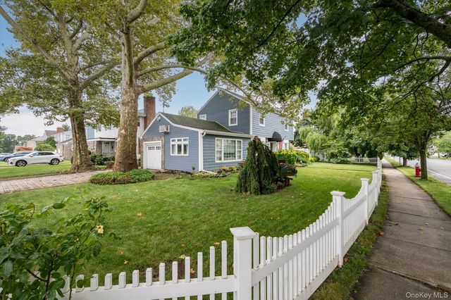2563 Milburn Avenue, Baldwin, NY 11510